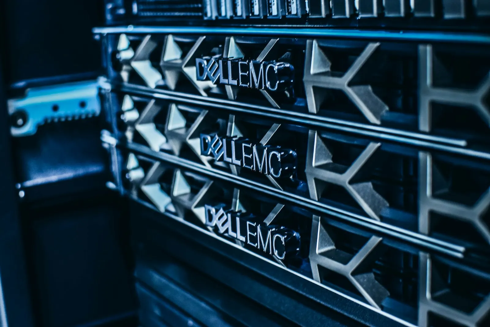 Servervoorzijden in een datacenteromgeving, symbolische afbeelding