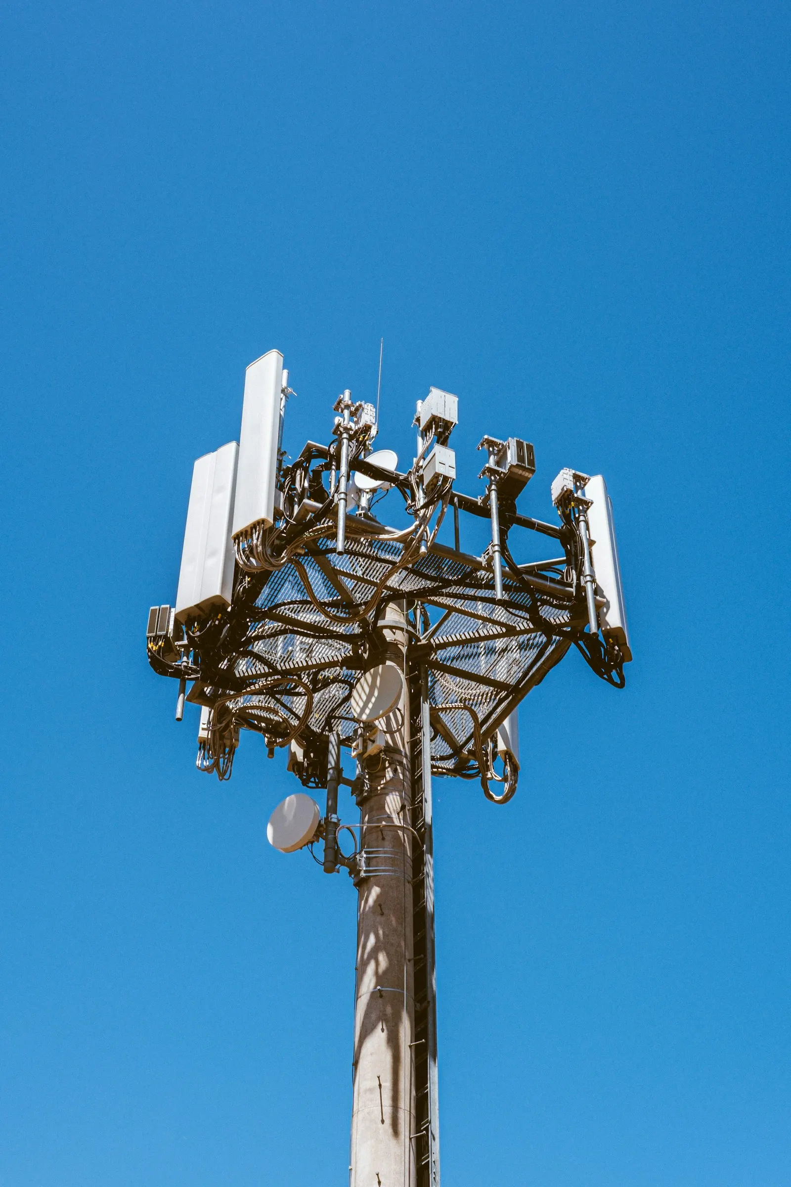 Antennes d'une installation de téléphonie mobile, image d'illustration
