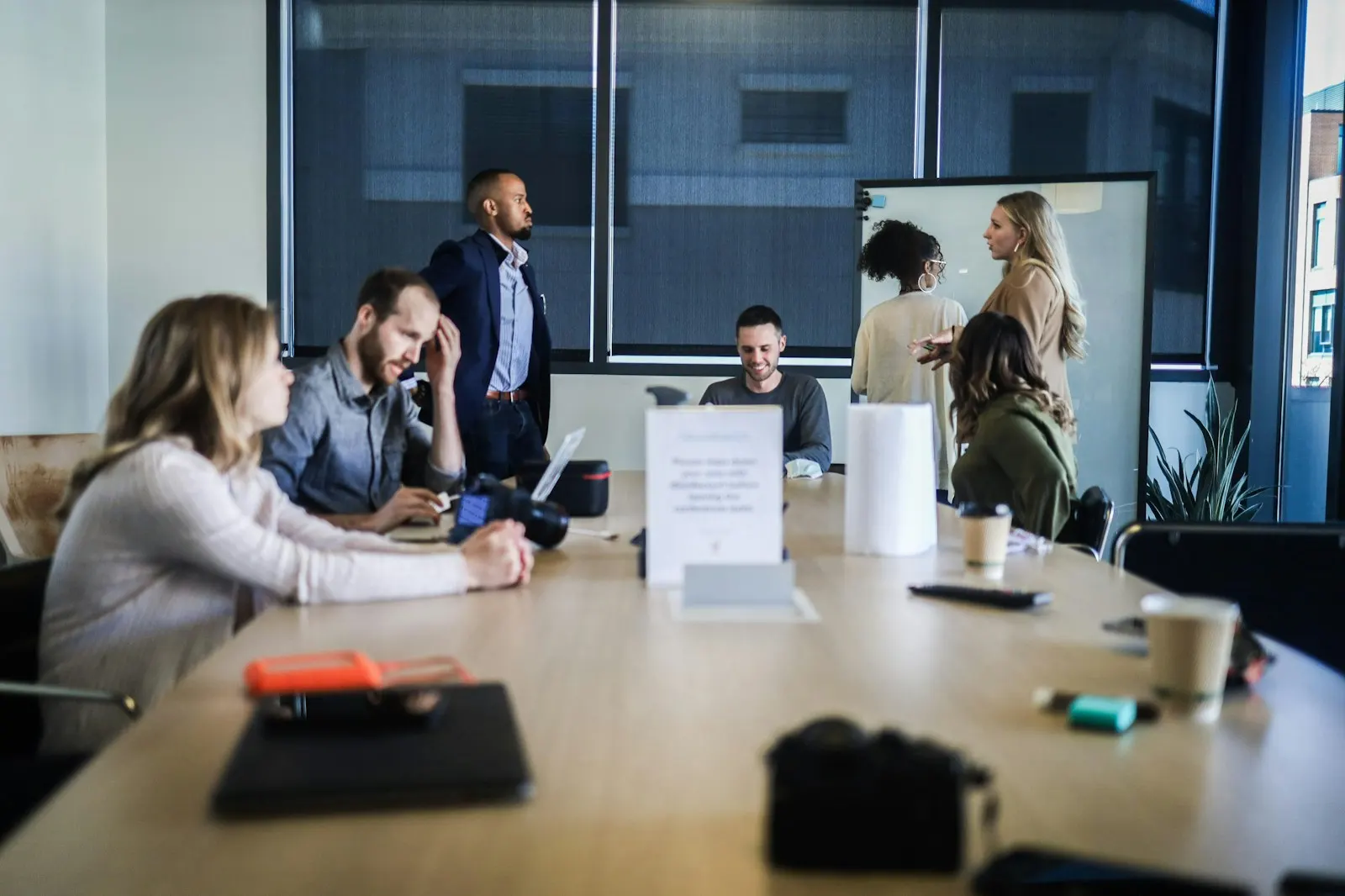 people sitting at the table — illustrative image
